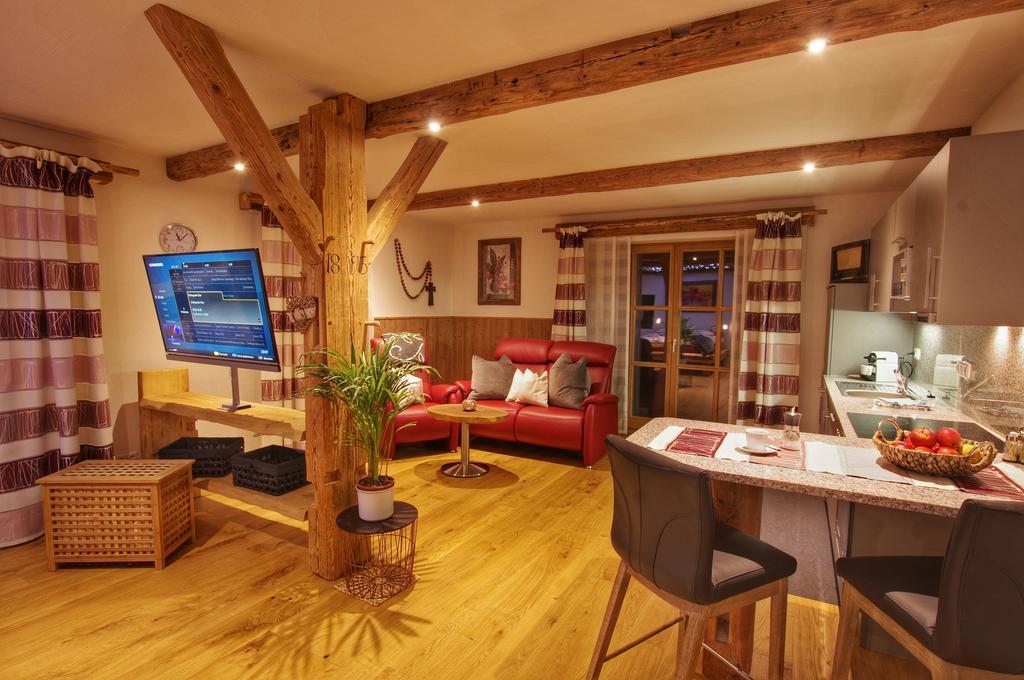 Апартаменты Holzhaus Lugerhof Родинг Экстерьер фото