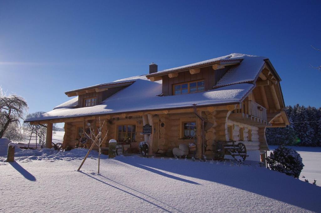 Апартаменты Holzhaus Lugerhof Родинг Экстерьер фото